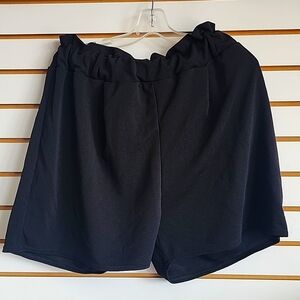 Boohoo black shorts 16